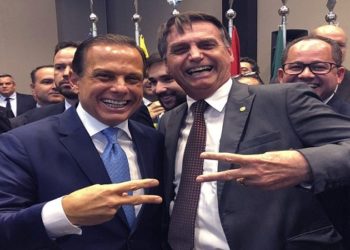 Dória e Bolsonaro: politização do tema preocupa os estados porque pode afetar o cronograma de vacinação. (foto: divulgação)