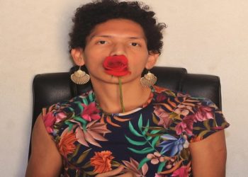 Andrew Oliveira é escritor, tem 26 anos, e é natural de Macapá (AP)