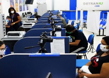 Com as novas unidades, o Detran.RJ totaliza 99 locais de atendimento para serviços de identificação reabertos desde a retomada do atendimento. (FOTO: DIVULGAÇÃO)