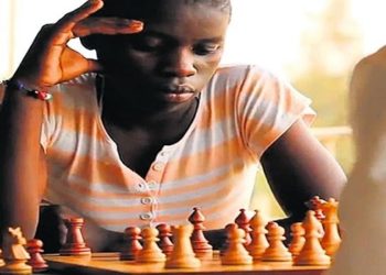 Phiona Mutesi. A xadrezista sem teto que deu uma história para um filme da Disney (foto: divulgação)