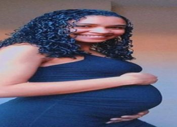 Pâmella Ferreira Andrade Martins tinha 21 anos e estava grávida de 8 meses. — Foto: Arquivo pessoal