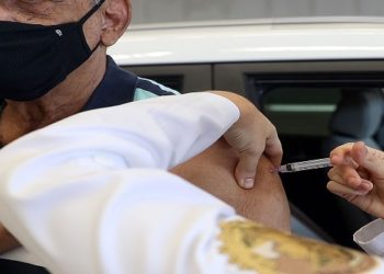 Foto: Moisés Bruno
Nesta quarta (3), 1.137 idosos de 80 a 84 anos foram imunizados
