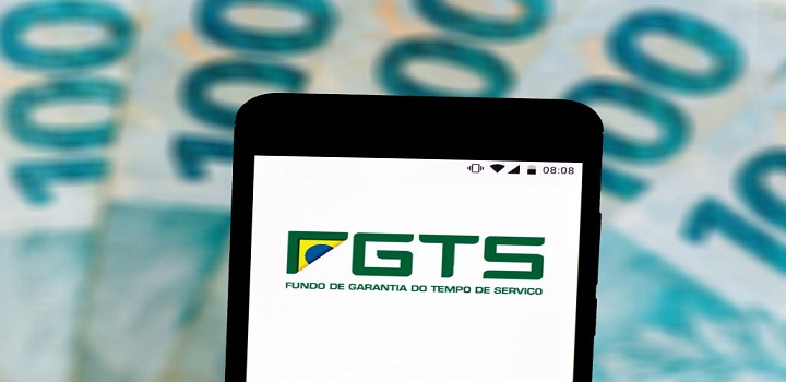 BRAZIL - 2019/07/24: In this photo illustration a Service Guarantee Fund (FGTS) logo seen displayed on a smartphone. (Photo Illustration by Rafael Henrique/SOPA Images/LightRocket via Getty Images)