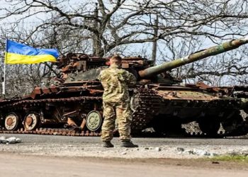Soldado ucraniano na região ucraniana de Donestk: como ocorreu com a Crimeia, áreas do leste do país estão na linha de frente do conflito (ALEKSEY FILIPPOV/AFP/Getty Images)