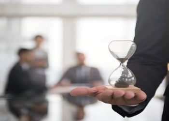 Semana com 4 dias de trabalho será testada no Brasil ainda neste ano; entenda iniciativa