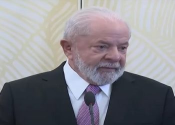 Presidente Lula durante coletiva de imprensa em Bruxelas — Foto: Reprodução