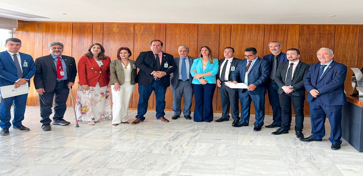 Prefeita Fátima Pacheco representa o Cidennf em reunião para fortalecimentos dos consórcios em Brasília  (3)