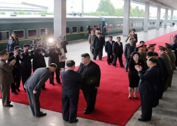 Trem blindado atravessa Rússia com Kim Jong-Un para reunião com Putin