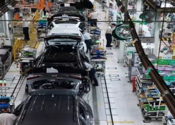 Toyota inicia teste com carro híbrido plug-in que poderá rodar com eletricidade, etanol ou gasolina