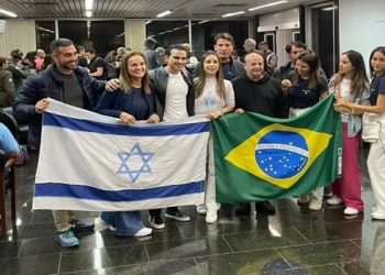 Segundo grupo de brasileiros repatriados de Israel devido à guerra contra o Hamas chegam ao Rio de Janeiro / Rachel Amorim/CNN