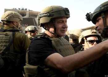 Netanyahu aproveitou o cessar-fogo para visitar soldados israelenses na Faixa de Gaza (Foto: Avi Ohayon/GPO/Handout via REUTERS)