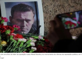 Ao menos 340 pessoas foram detidas na Rússia em eventos pela memória de Navalny, diz ONG