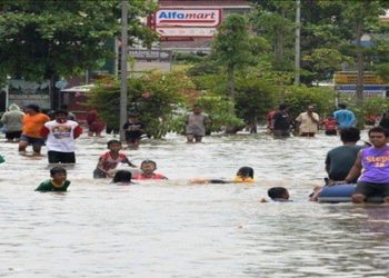 Inundações deslocam 40 mil residentes na região central da Indonésia