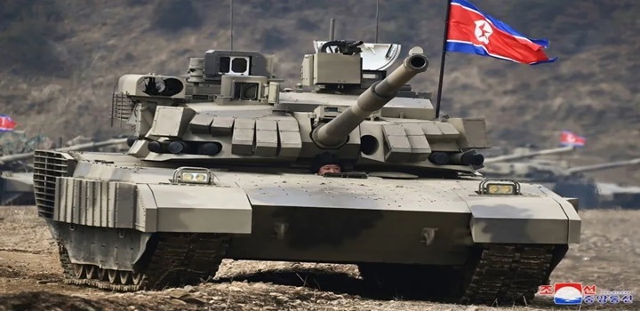 Kim Jong Un aparece pilotando tanque em exercício militar da Coreia do Norte