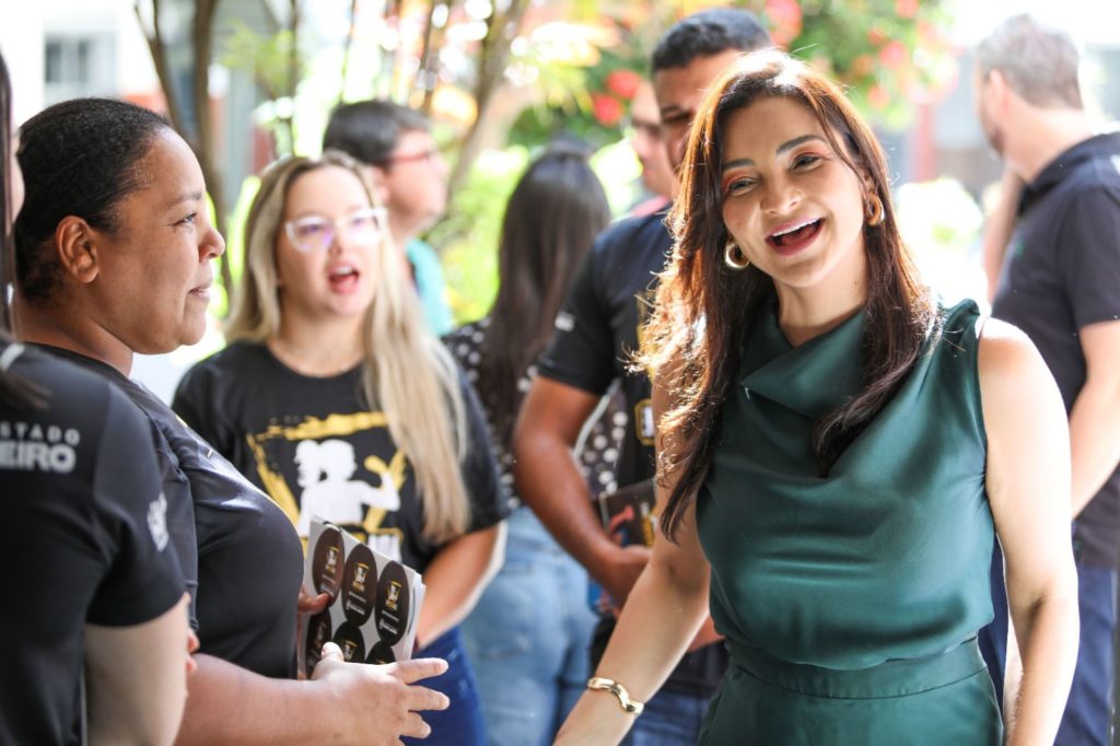 Delegada Madeleine: debate sobre violência doméstica no evento do Renova Brasil em São Fidélis