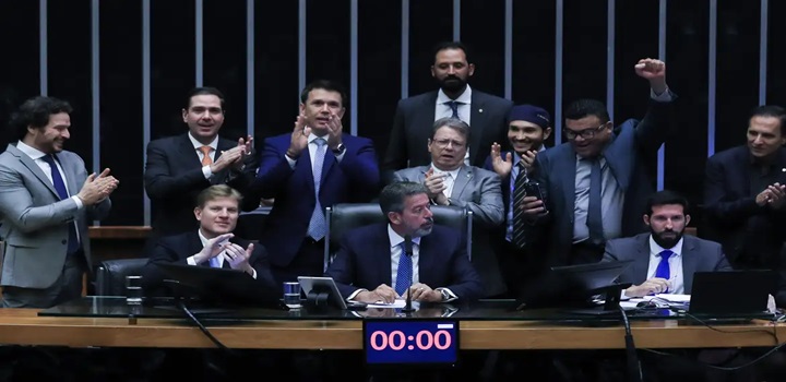 câmara aprova pec corte de gastos