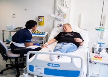 Primeiro paciente recebe vacina contra câncer de pulmão no Reino Unido