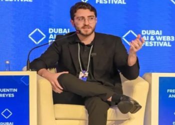Conheça o brasileiro que integra a cúpula de inteligência artificial em evento sobre o tema em Dubai