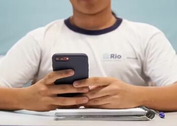lei que proibe celular em escolas