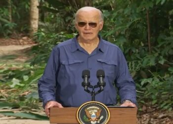 Biden discursa em Manaus • Reprodução/Reuters