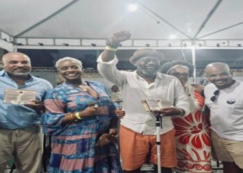 Foto: Sílvio Campos
Homenageados foram Dorniê Mathias, Hélio Batista, Adilson Firmeza, Sílvio Campos, Mestre Dengo, Marilene Ibraim, Zoraia e Panelada de Crioula