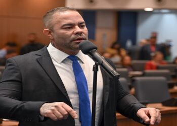 Deputado Filippe Poubel atua para combater as zoonoses e reduzir o abandono de animais