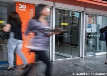 Bancos têm horários reduzidos de atendimento no final de ano