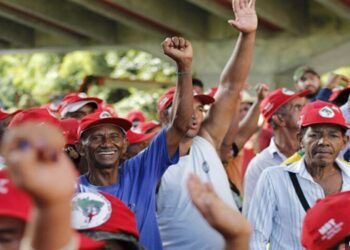 MST participará da posse de Nicolás Maduro