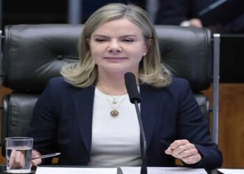 lula nomeia gleisi hoffman