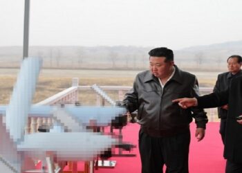 Kim Jong-un testa drones kamikaze com IA e promete revolução no arsenal militar