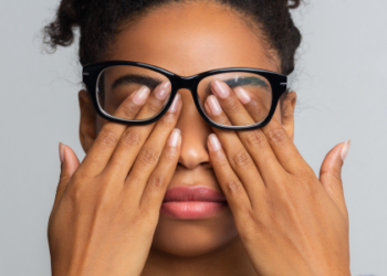 Mais de 6 milhões de brasileiros têm deficiência visual severa; visitas periódicas ao oftalmologista são essenciais para prevenir doenças graves como glaucoma e catarata.