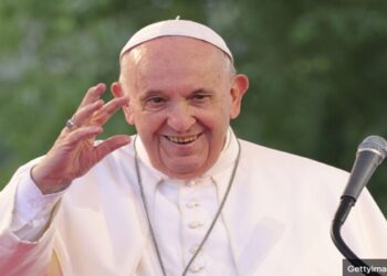 Papa Francisco doou seus últimos pertences aos necessitados