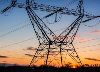 Mercado livre de energia: governo quer que consumidores possam escolher fornecedores até 2027