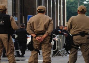 STF rejeitou pedido de aposentadoria especial para guardas municipais. Decisão manteve entendimento de que benefício segue lista fechada da EC 103/2019. Confira os detalhes.