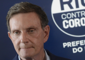 Crivella e outros oito réus são acusados de improbidade administrativa em contratos com empresa chinesa durante a pandemia de Covid-19. Prejuízo pode chegar a R$ 68 milhões.