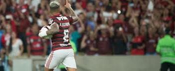Flamengo vence a LDU no Maracanã e fica perto das oitavas da Libertadores