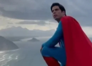 Elenco de 'Superman' visita o Cristo Redentor durante passagem pelo Brasil
