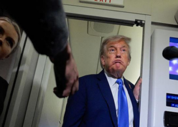 Trump pode autorizar ataque contra usina nuclear iraniana em Fordo. Casa Branca afirma que decisão será tomada nas próximas duas semanas. Uso da bomba GBU-57 é cogitado.