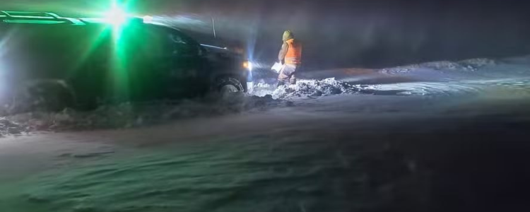 Nevasca surpreende turistas brasileiros no deserto do Atacama; resgate levou 12 horas. Entenda como ocorreu e os riscos do clima extremo.