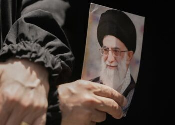 Israel admite que tentou assassinar o aiatolá Khamenei durante a guerra