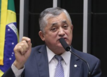A Câmara dos Deputados aprovou urgência para o projeto que aumenta a faixa de isenção do Imposto de Renda de Pessoa Física para R$ 2.428,80. A proposta, de autoria do governo, será relatada por Arthur Lira.