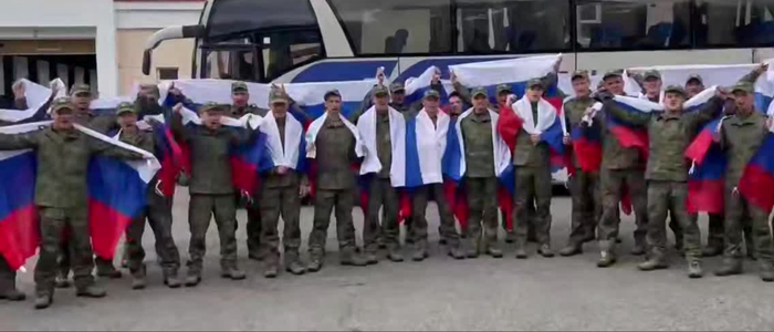 Rússia e Ucrânia realizam nova troca de prisioneiros de guerra nesta quarta (19), conforme acordos de Istambul. Moscou e Kiev devolvem soldados em operação simultânea.