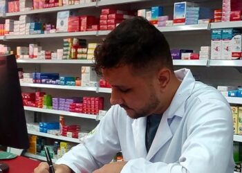 Dr. Sávio: o "menino do SUS" retorna como farmacêutico à Farmácia Municipal de São Fidélis