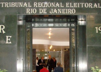 Prefeita de Cardoso Moreira tem cassação agravada pelo TRE-RJ por compra de votos e abuso de poder. Entenda o caso e como a decisão pode levar a novas eleições em 2025.
