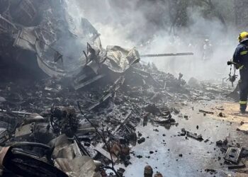 queda de avião na índia