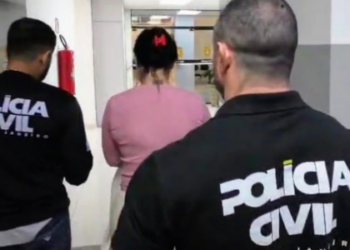 Polícia Civil deflagra Operação Bella Ciao contra esquema milionário do tráfico ligado a CV e PCC. Prisões ocorreram no RJ e SP; grupo atuava no abastecimento de armas e drogas para o Complexo do Alemão.