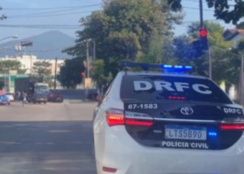 Polícia Civil do RJ prende 13 em operação contra roubo de cargas. Saiba como a Operação Torniquete já recuperou R$ 38 milhões e bloqueou R$ 70 milhões em bens.