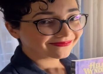 Brasileira conquista Oscar dos Quadrinhos em premiação na Comic-Con