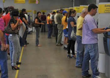 Segundo a C&M Software, o ataque ao sistema Pix desviou R$ 400 milhões sem expor dados sensíveis. Operações foram restabelecidas parcialmente pelo Banco Central.