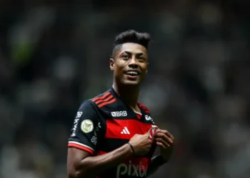 Justiça do DF tornou o jogador réu por fraude esportiva. Operação da PF investigou esquema com familiares. Tudo sobre o caso das apostas.